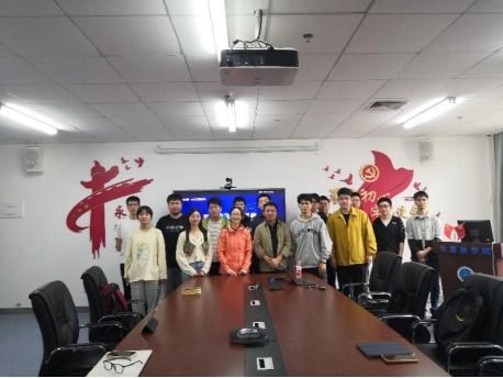 軟件工程系開展“企業(yè)專家進課堂”系列活動（一） 探究工業(yè)智能產(chǎn)品的軟件開發(fā)之路